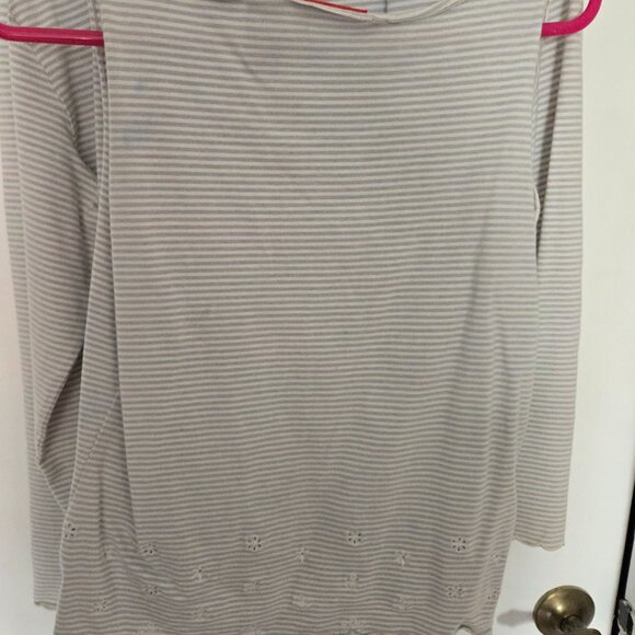 2 piece M Liz Claibor tank with eyelit design on bottom with matching jacket - Picture 4 of 4